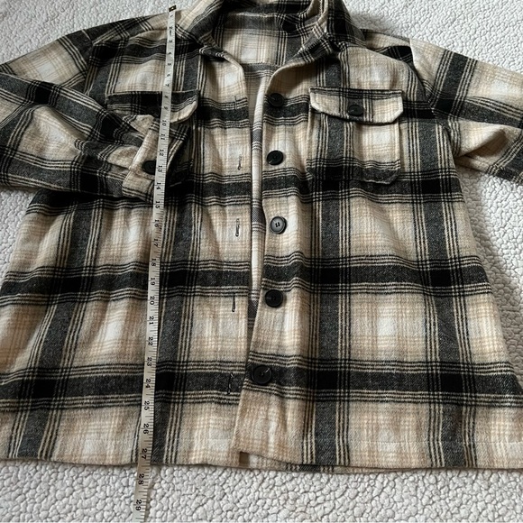 Women’s Plaid Jacket - Picture 6 of 8